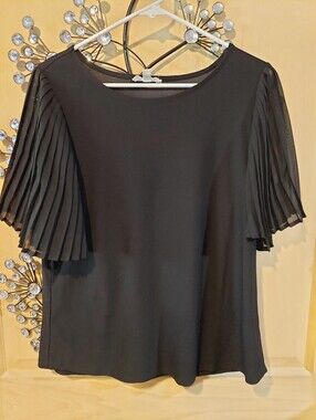 black top w sheer sleeves